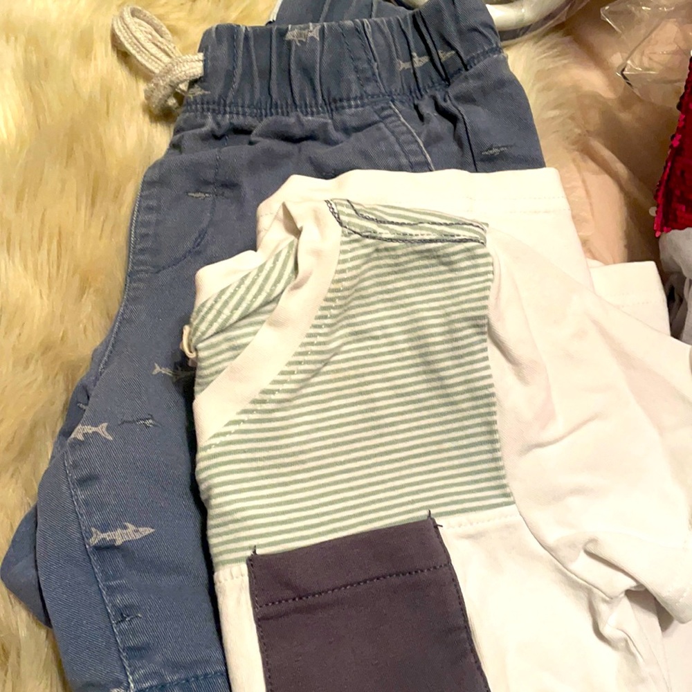 Boys 5T neutral tones outfit. Excellent used condition. *1